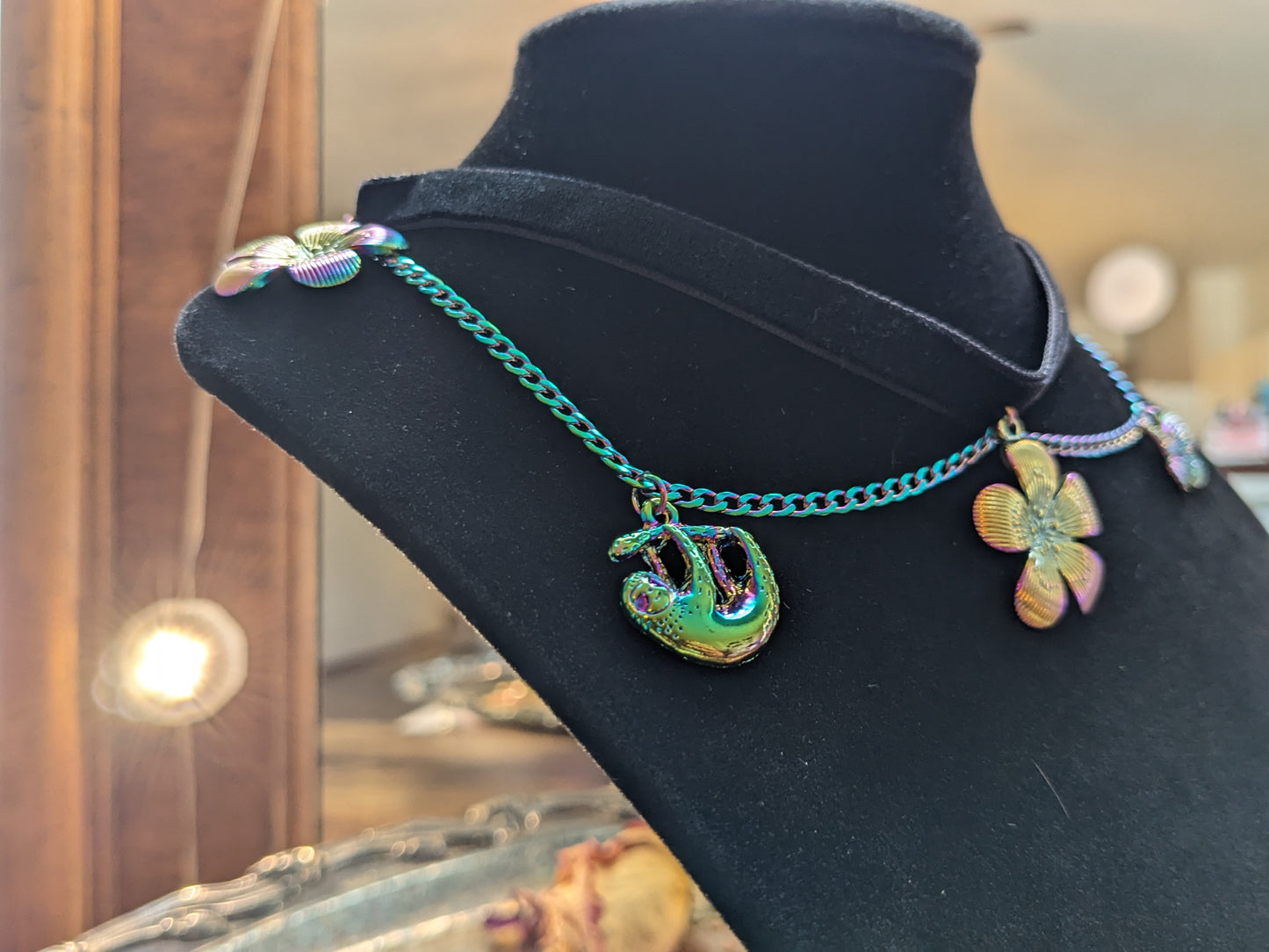 Hibiscus Choker